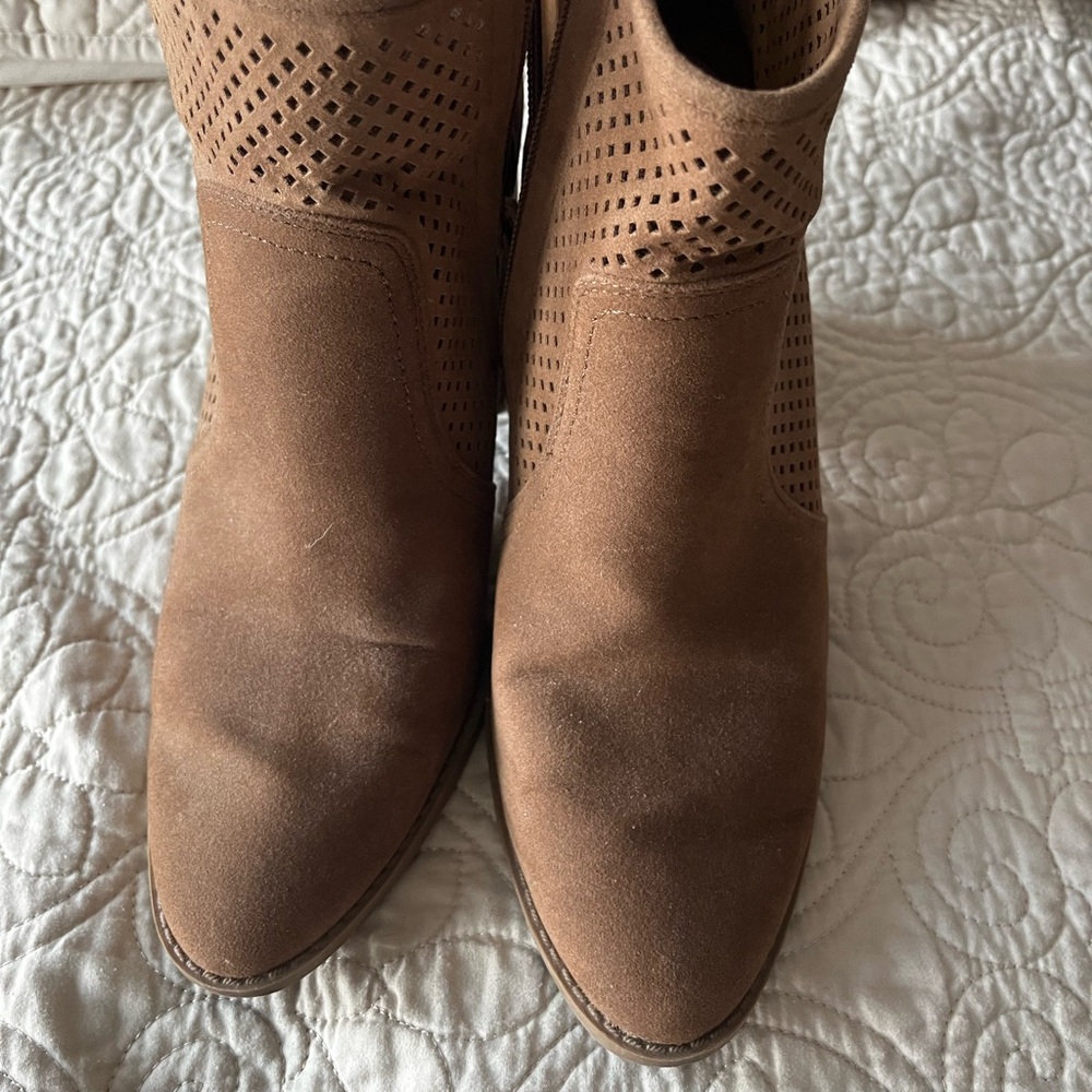 Women's Tan Ankle Boots